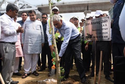 Launch of 'Swachhata Hi Seva' campaign with nationwide plantation drive
